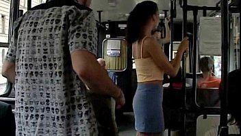 Porno : público morena dando no ônibus