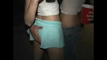 Pornorama novinhas calouras fazendo suruba em festinha de faculdade